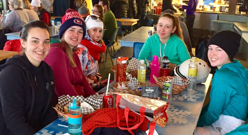 Group of students eating lunch